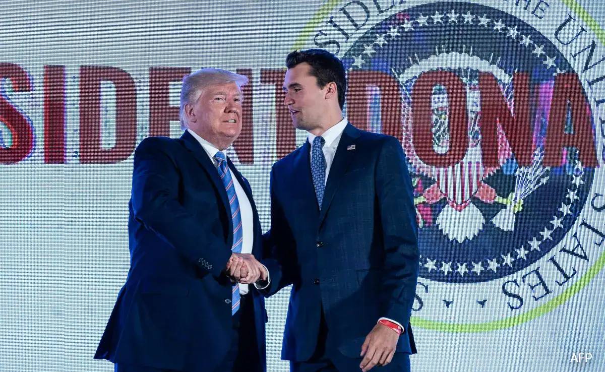  Доналд Тръмп и Чарли Кърк 